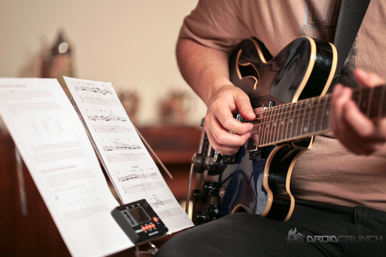 5 best applications to learn guitar